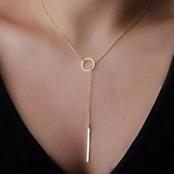 Jewelry - Dainty Loop Necklace 💫